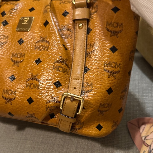 MCM Tan Visetos Shoulder Bag - Picture 3 of 8